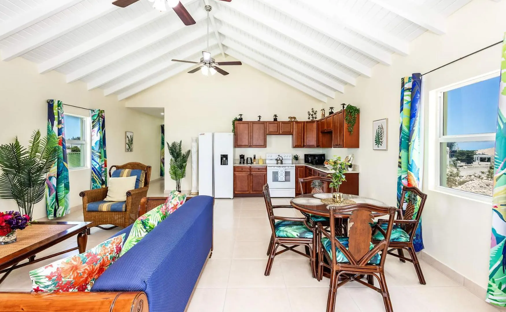 Homestay Chalk Sound Jungle Oasis Good Wifi Walk To Beach Taylor Bay Beach
